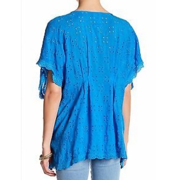 JOHNNY WAS KEYHOLE PONCHO TOP - Eyelet Blue - Picture 2 of 9